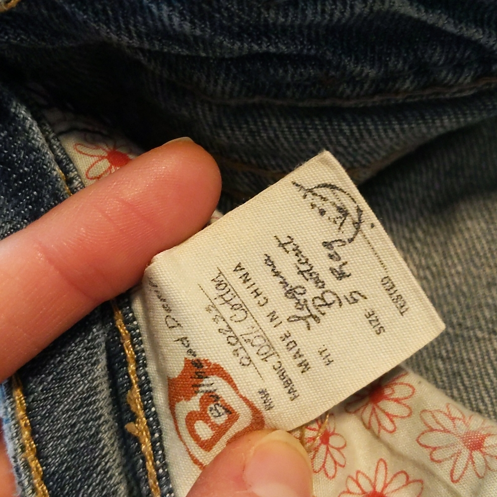 Vintage Bullhead Laguna boot cut distressed blue jean. Size 5 - Picture 6 of 11